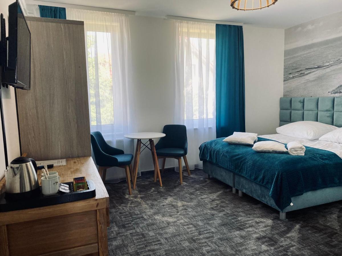 Mikolajek Hotell Jarosławiec Exteriör bild