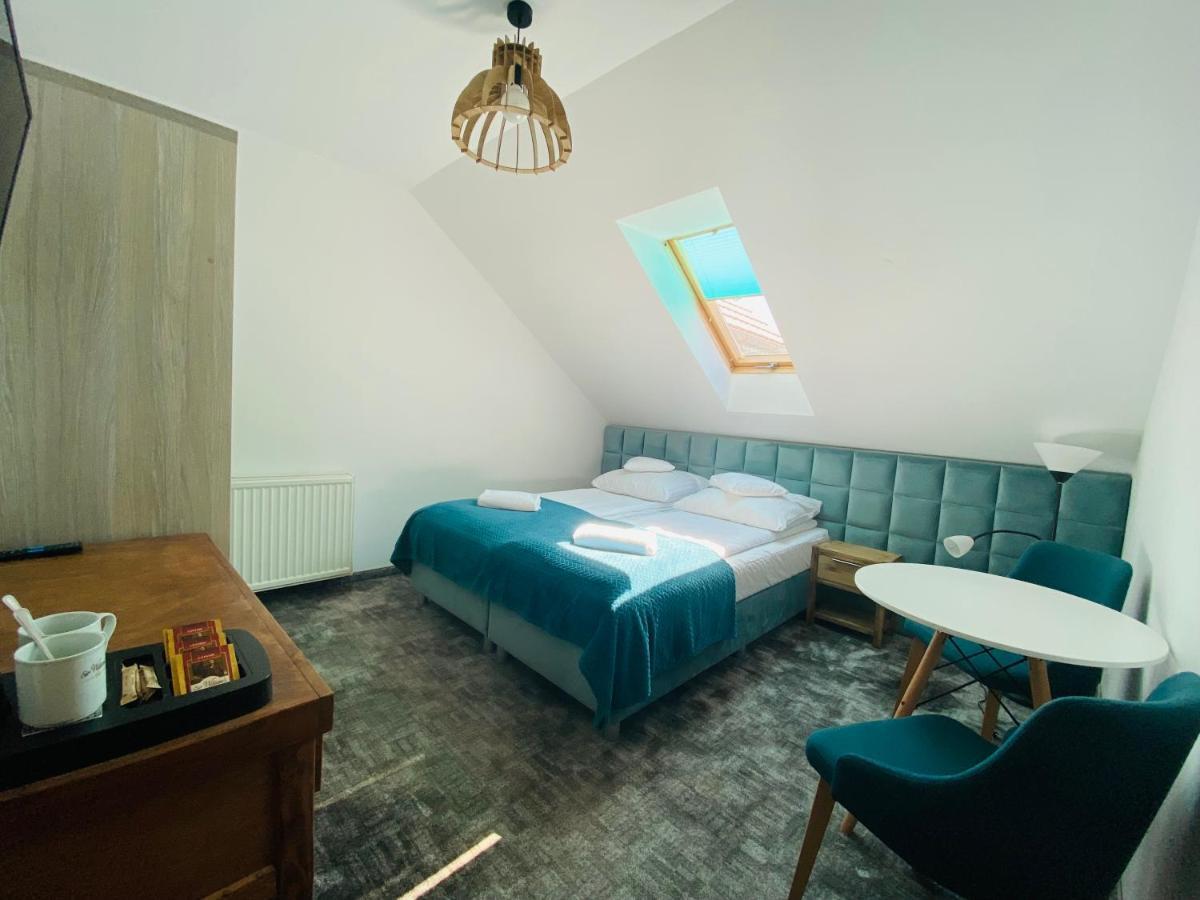 Mikolajek Hotell Jarosławiec Exteriör bild