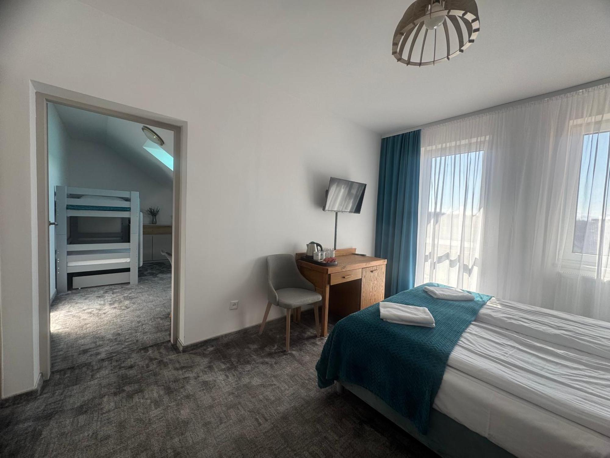 Mikolajek Hotell Jarosławiec Exteriör bild